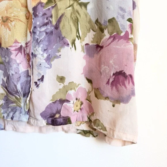 pale pink flowery button down collared sleeveless blouse - Picture 3 of 4